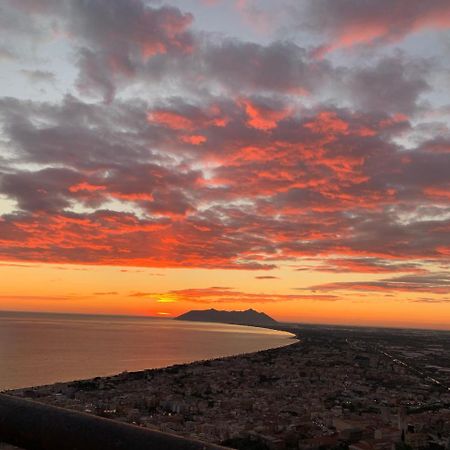 Hotel Mare Azzurro Terracina Eksteriør billede
