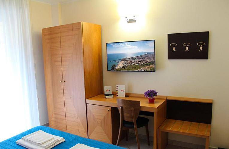 Hotel Mare Azzurro Terracina Eksteriør billede