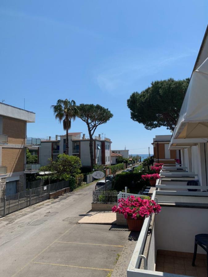 Hotel Mare Azzurro Terracina Eksteriør billede
