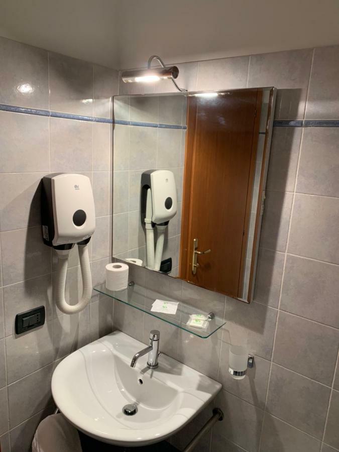 Hotel Mare Azzurro Terracina Eksteriør billede