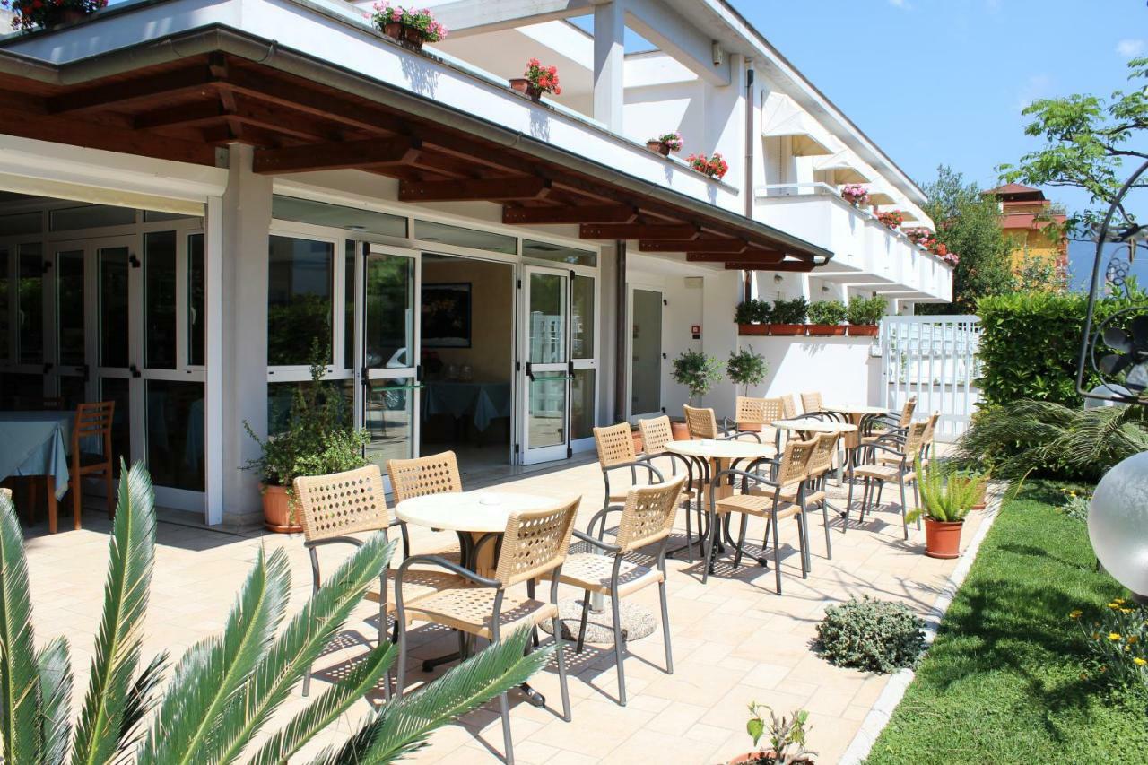 Hotel Mare Azzurro Terracina Eksteriør billede